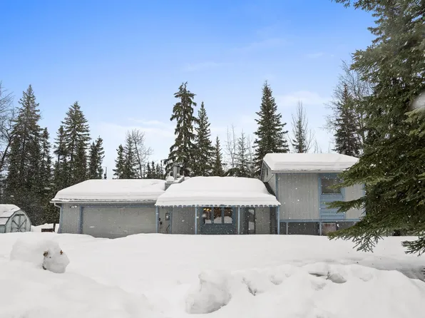 2010 Greenwood St, North Pole, AK 99705