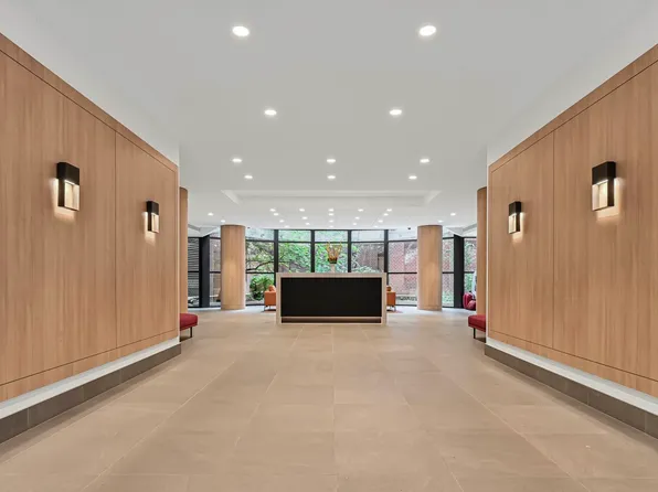 275 Greenwich Street 11D image 11 of 12