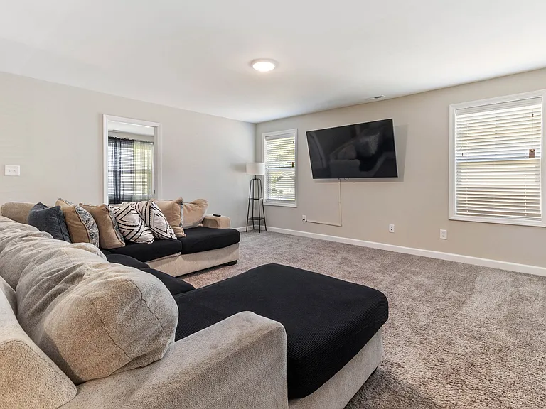 66 Kensington Dr — Photo 27