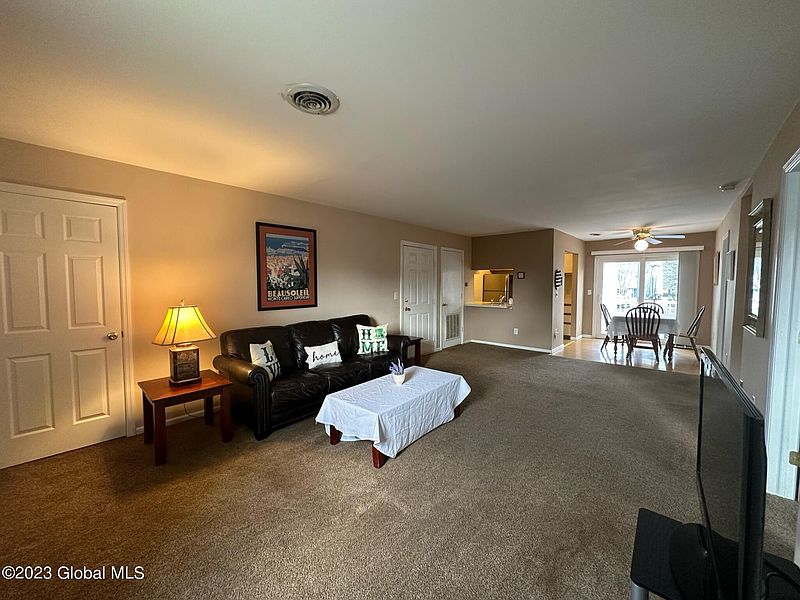 2nd image of 118 Cedarview Lane