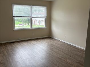 831 Parkcrest Dr #A, Saint Charles, MO 63301