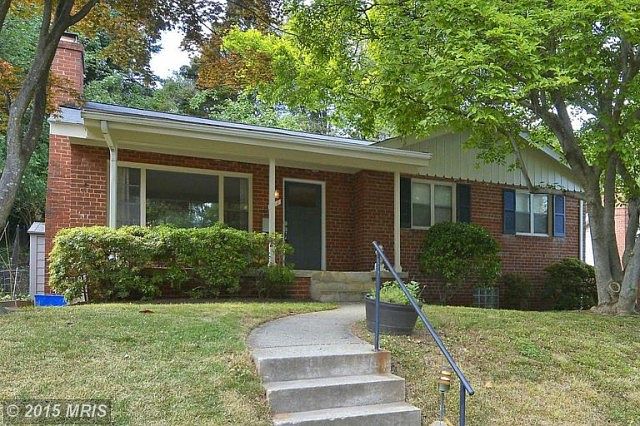2nd image of 111 Sheffield St