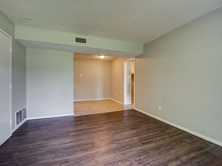 Ramsey Square Apartments — Photo 30