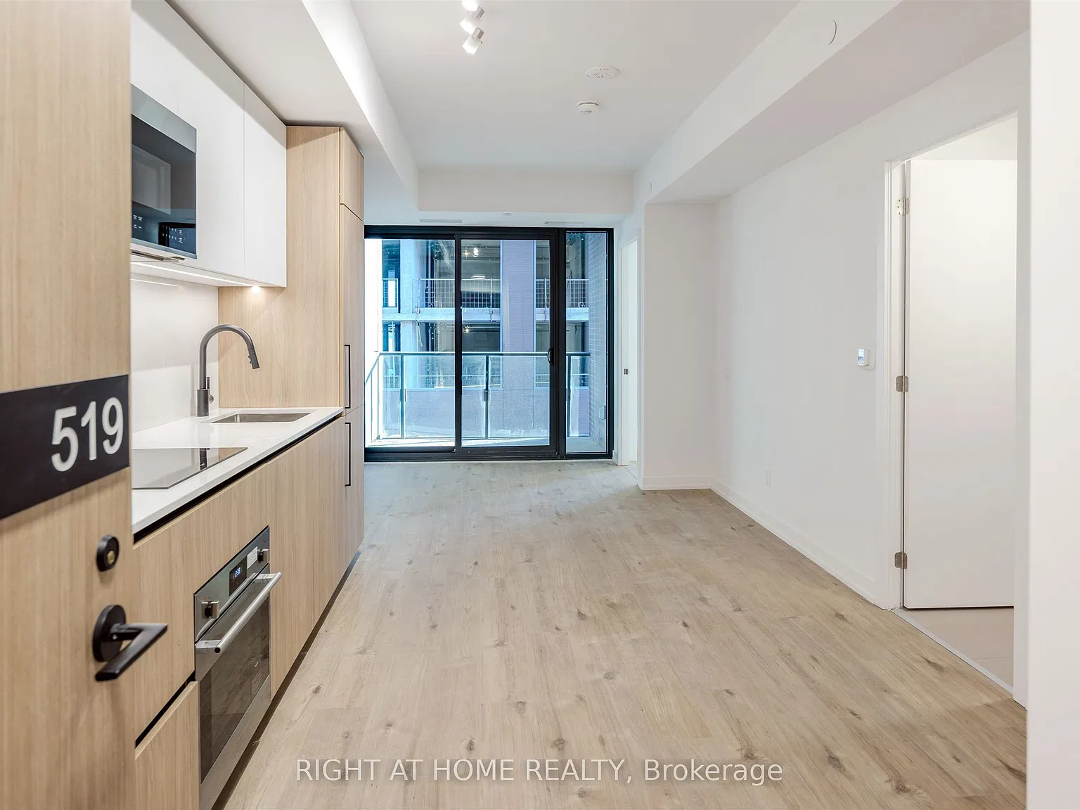 35 Parliament St — Photo 1