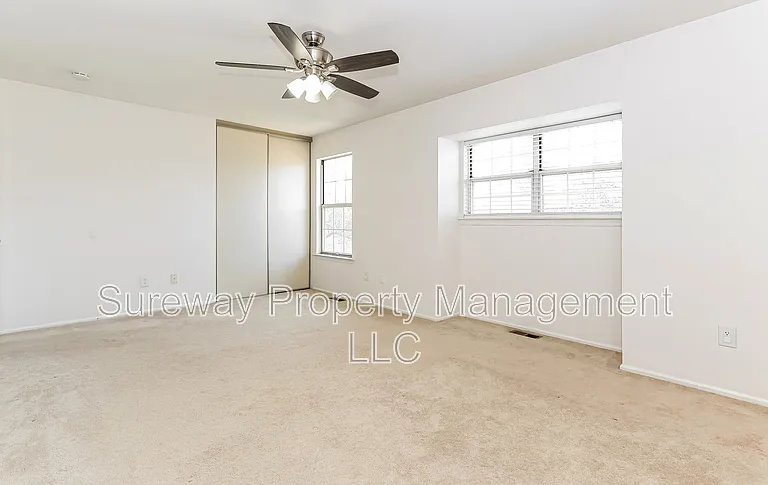 2 Salisbury Ct — Photo 11