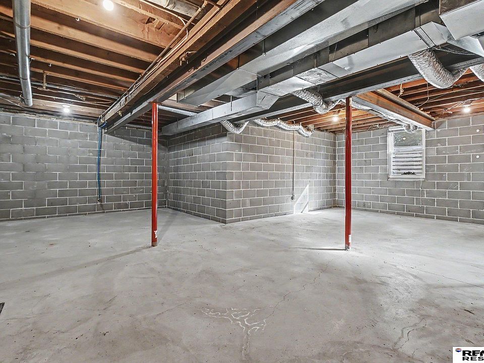 28th image of 825 N Walnut St