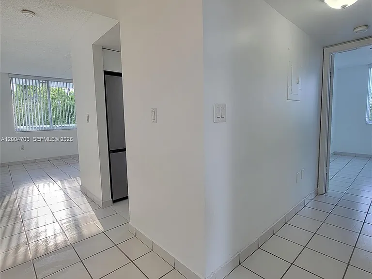 7601 Dickens Ave #402 — Photo 2