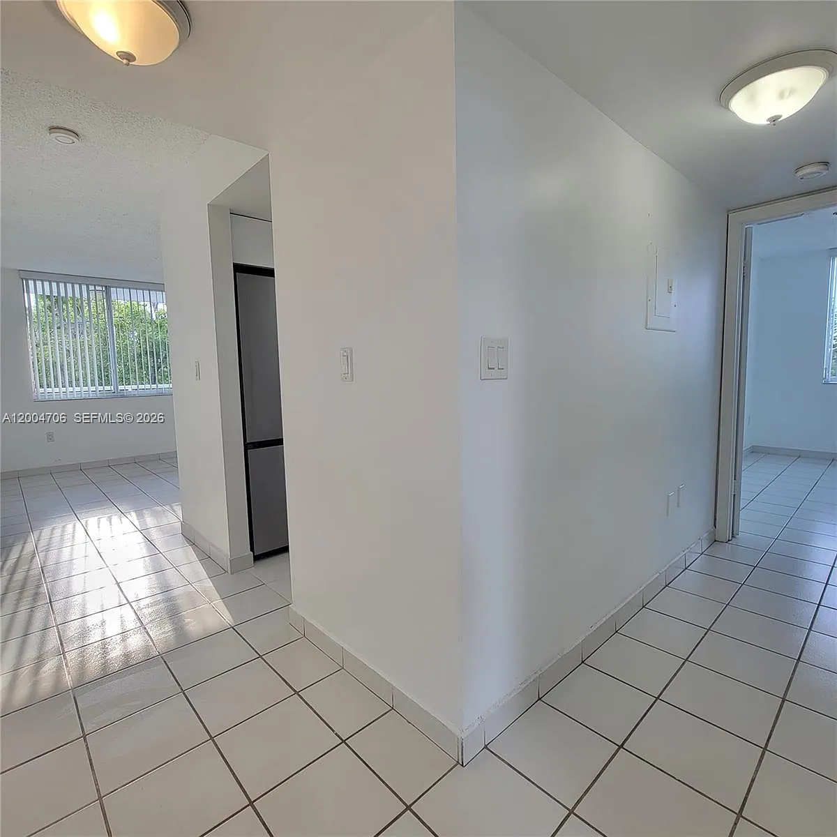 Building Photo - 7601 Dickens Ave #402