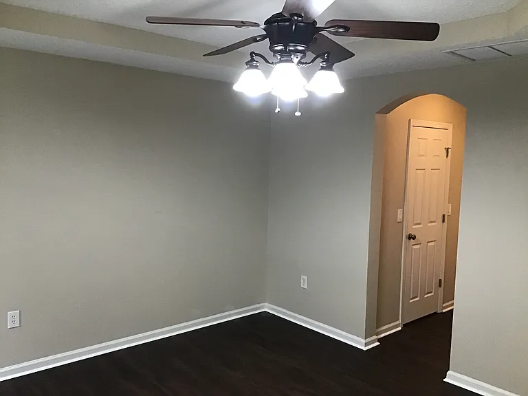 2724 Creekfront Dr — Photo 6