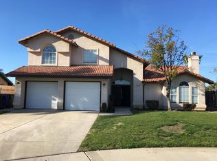 1319 W Adelaide Way, Dinuba, CA 93618