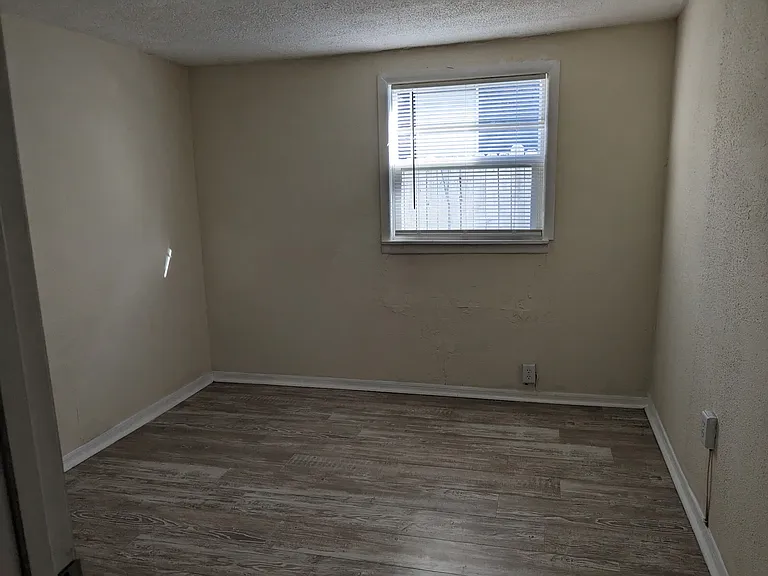 603A Ermine St #A — Photo 5