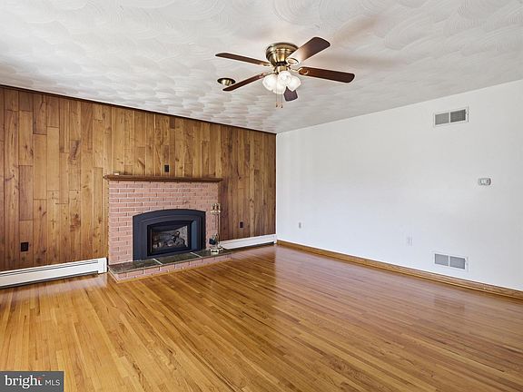 4th image of 544 Mentzer Ave