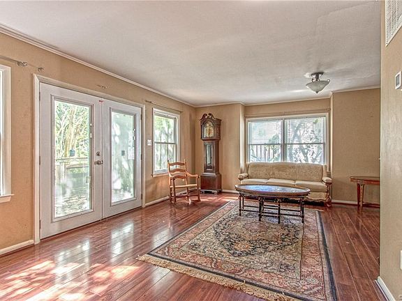 5th image of 20 Bromley Dr