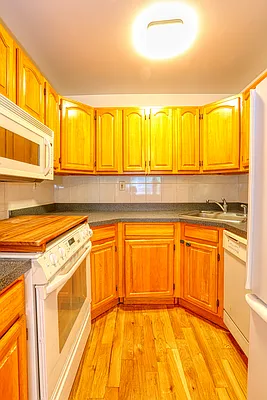 Rented by Tyler Vincent Real Estate Inc | media 20