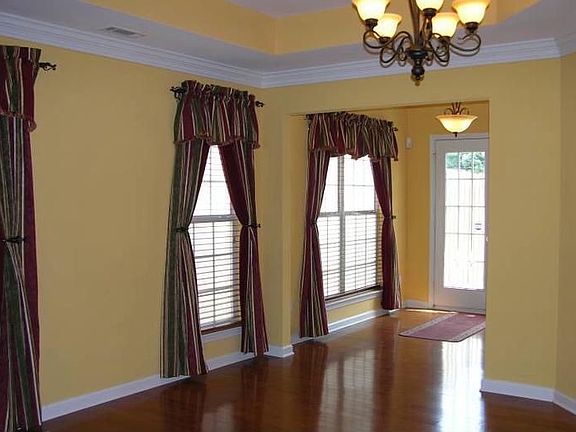 5th image of 242 Turnbridge Cir