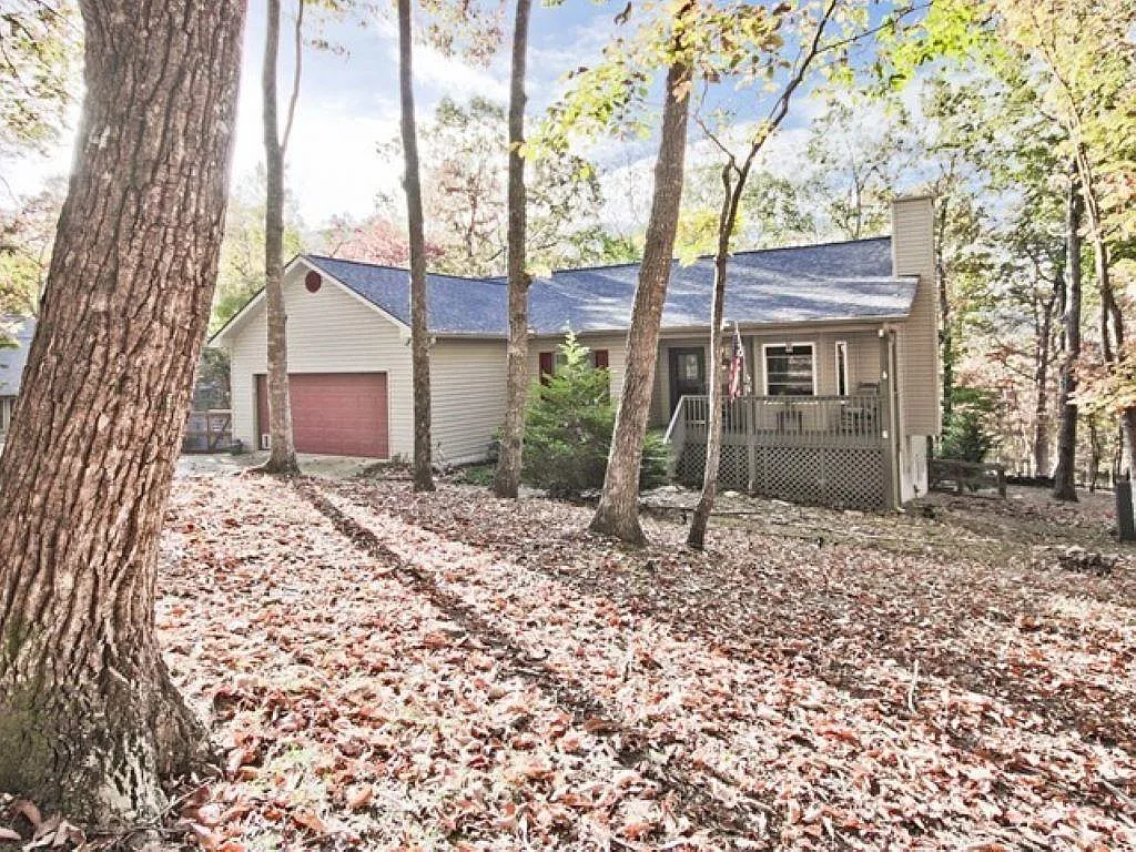 80 Camelot Way photo 1