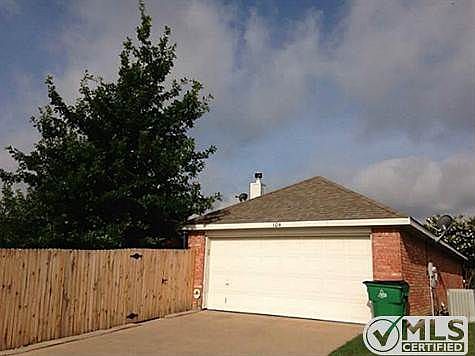 3rd image of 104 Oak Hollow Ln