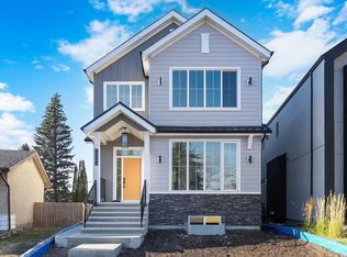10404 70th St NW, Edmonton, AB T6A 2T6