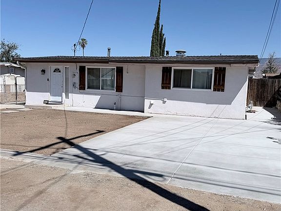3rd image of 2045 Capri Ave