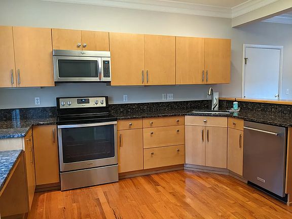 3rd image of 2710 Green Meadow Dr