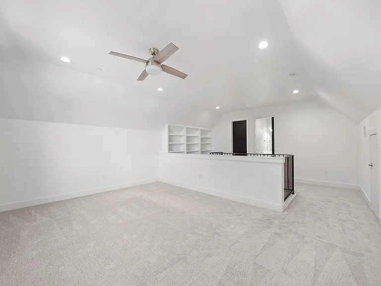 5345 Larkin St — Photo 19