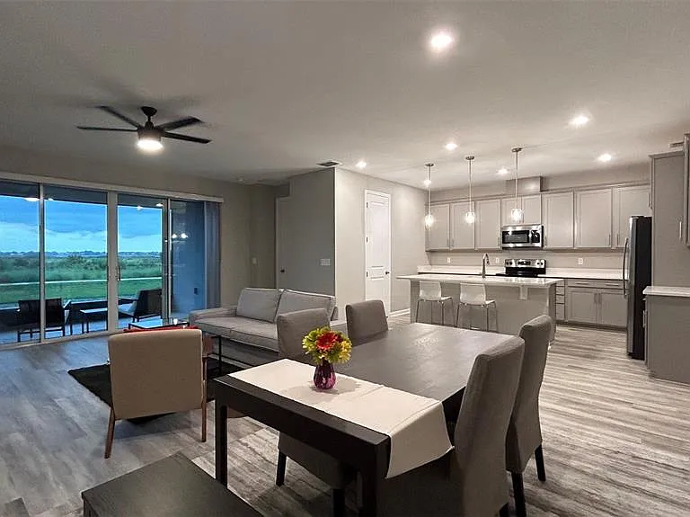 367 Sofia Ln — Photo 21