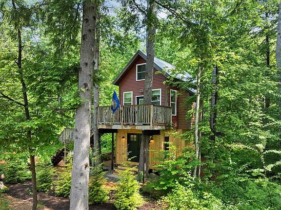 2nd image of 15 Deer Run Drive