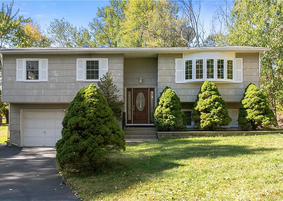 1st image of 16 Tanglewood Ct