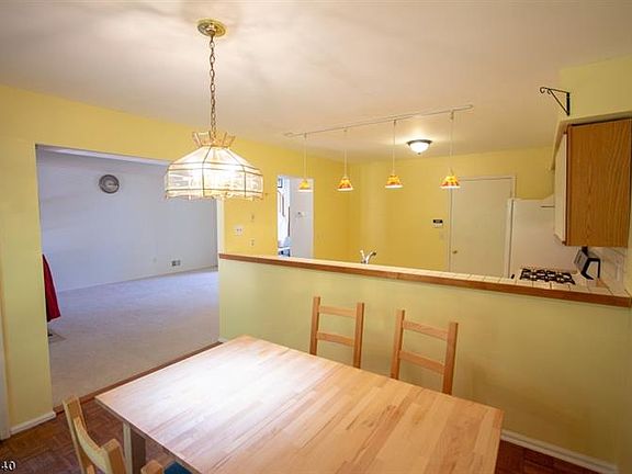 4th image of 35 Avebury Pl