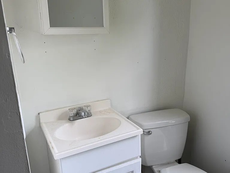 813 Wilson Ave — Photo 15