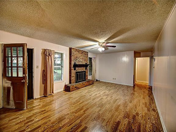 4th image of 518 Royal St