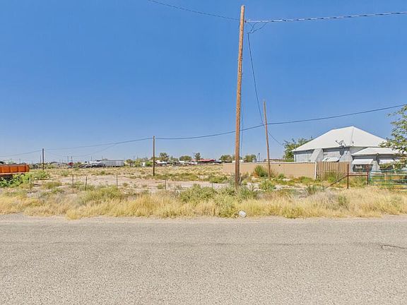 2nd image of 717 N Roberson Rd
