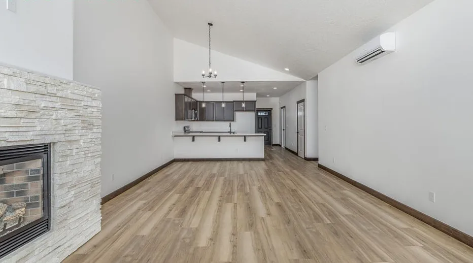 2 bed, 1262 sqft, $2,350 — Photo 3