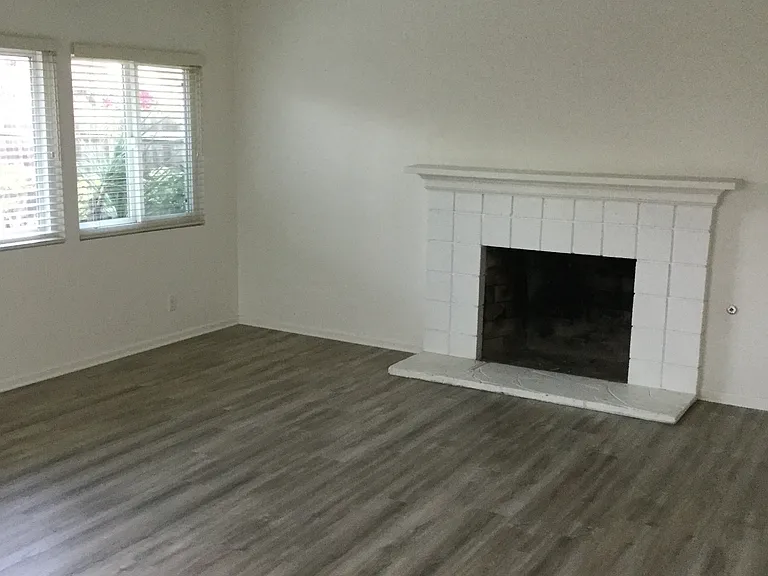 5115 Seabreeze Way — Photo 7