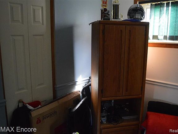 3rd image of 5581 Cleary Dr