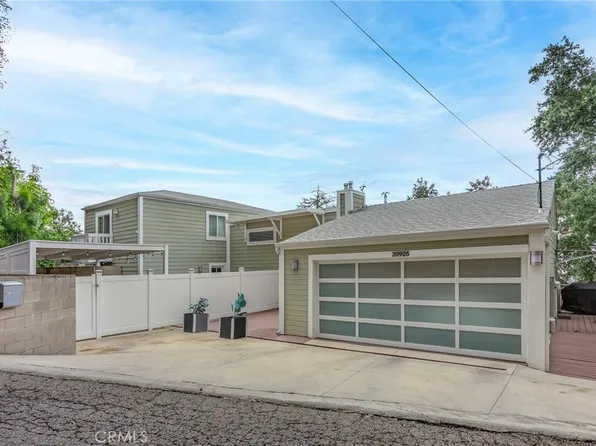 20925 Almazan Rd, Woodland Hills, CA 91364