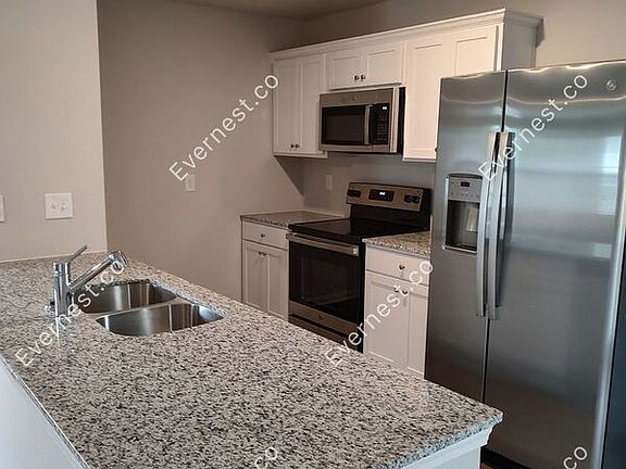 4th image of 3933 Park Ave