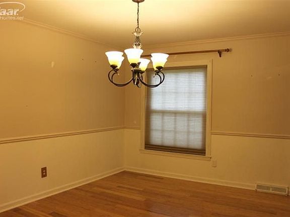 3rd image of 11224 Stonybrook Dr