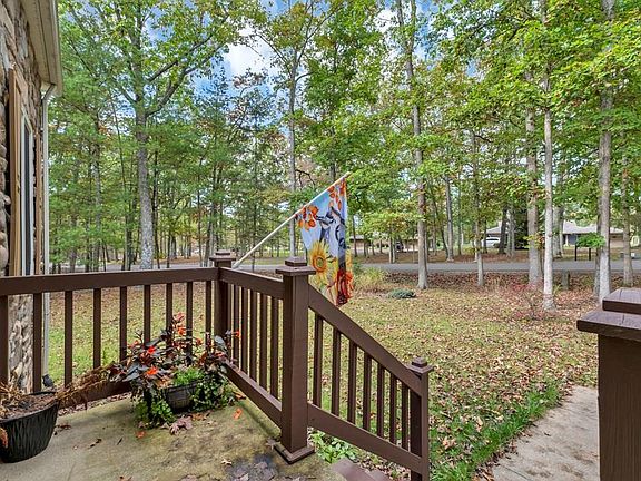 2nd image of 133 Oak Ln