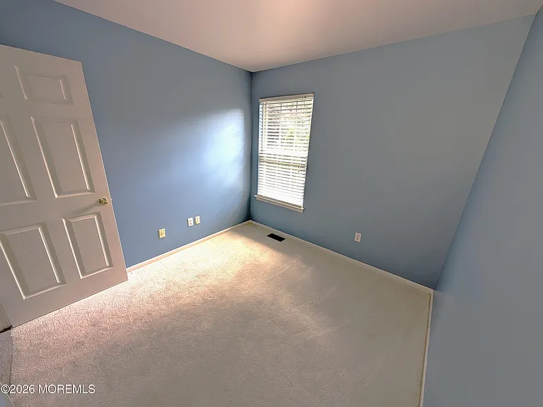 53 Grassmere Ct #5 — Photo 11