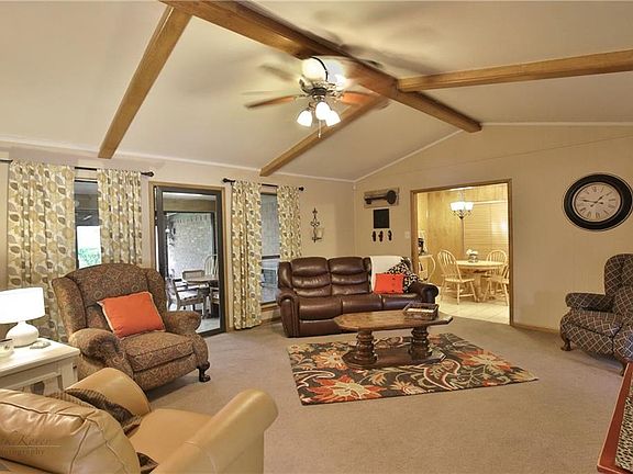 3rd image of 750 Diamond Lake Dr