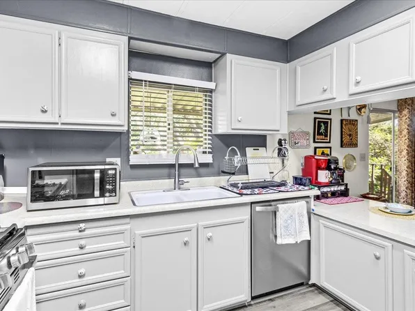 17617 Pond Derosa Ln #29, Salinas, CA 93907