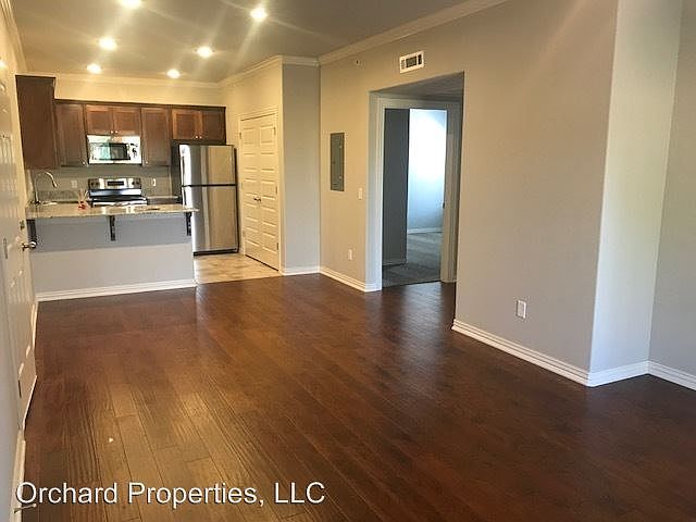1st image of 1024 Wisteria Ln APT 104