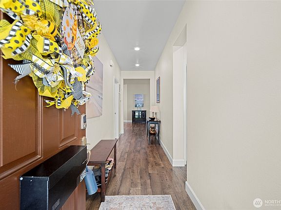 4th image of 2019 184th Street Ct E