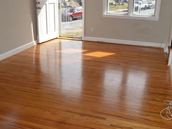 5th image of 901 Fariston Dr