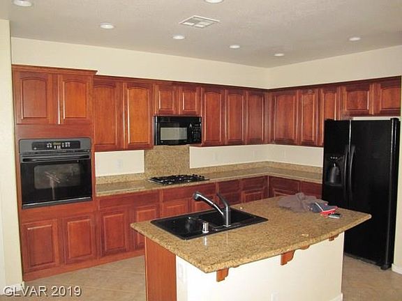 3rd image of 836 Colina Alta Pl