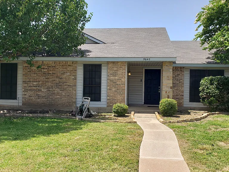 5640 Turner St — Photo 2