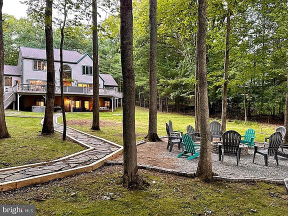 5th image of 1038 S Blakeslee Rd