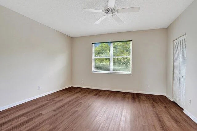 10581 NW 57th Ct — Photo 31