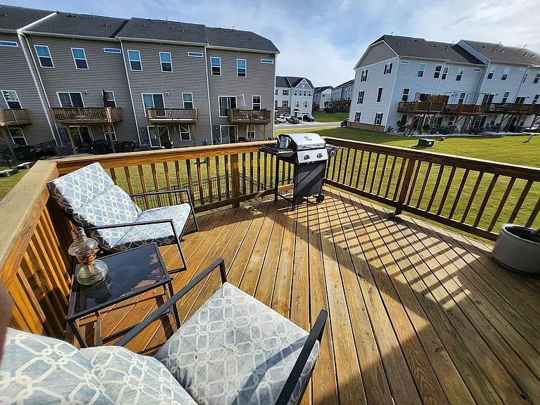 TO RELAX ON YOUR OWN DECK.